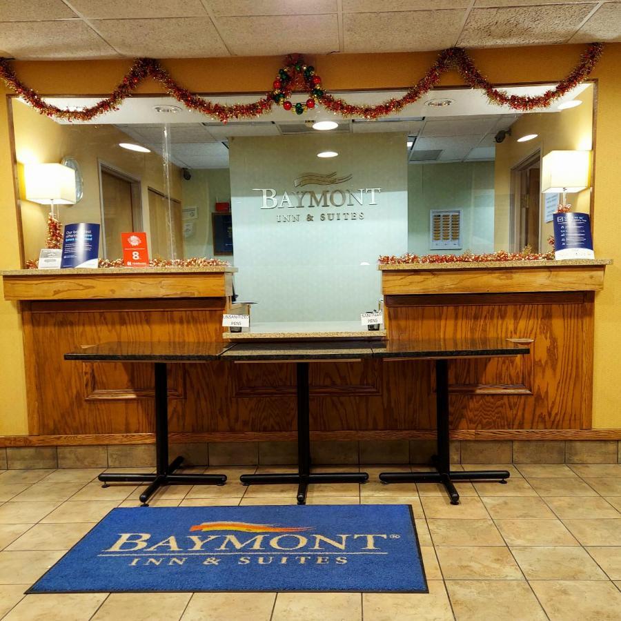 Baymont By Wyndham Portage Hotel Exterior photo